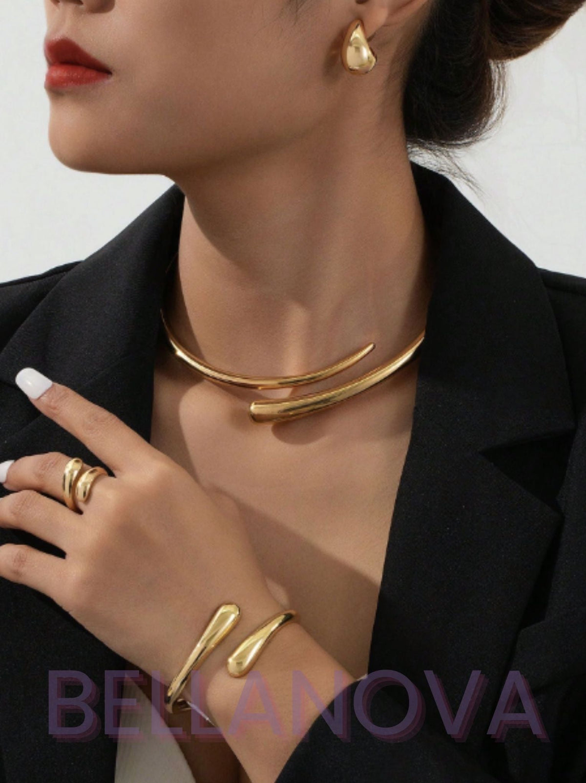 4-Piece Minimalist Chic Jewellery Set – 18k Gold-Plated + FREE UK Delivery