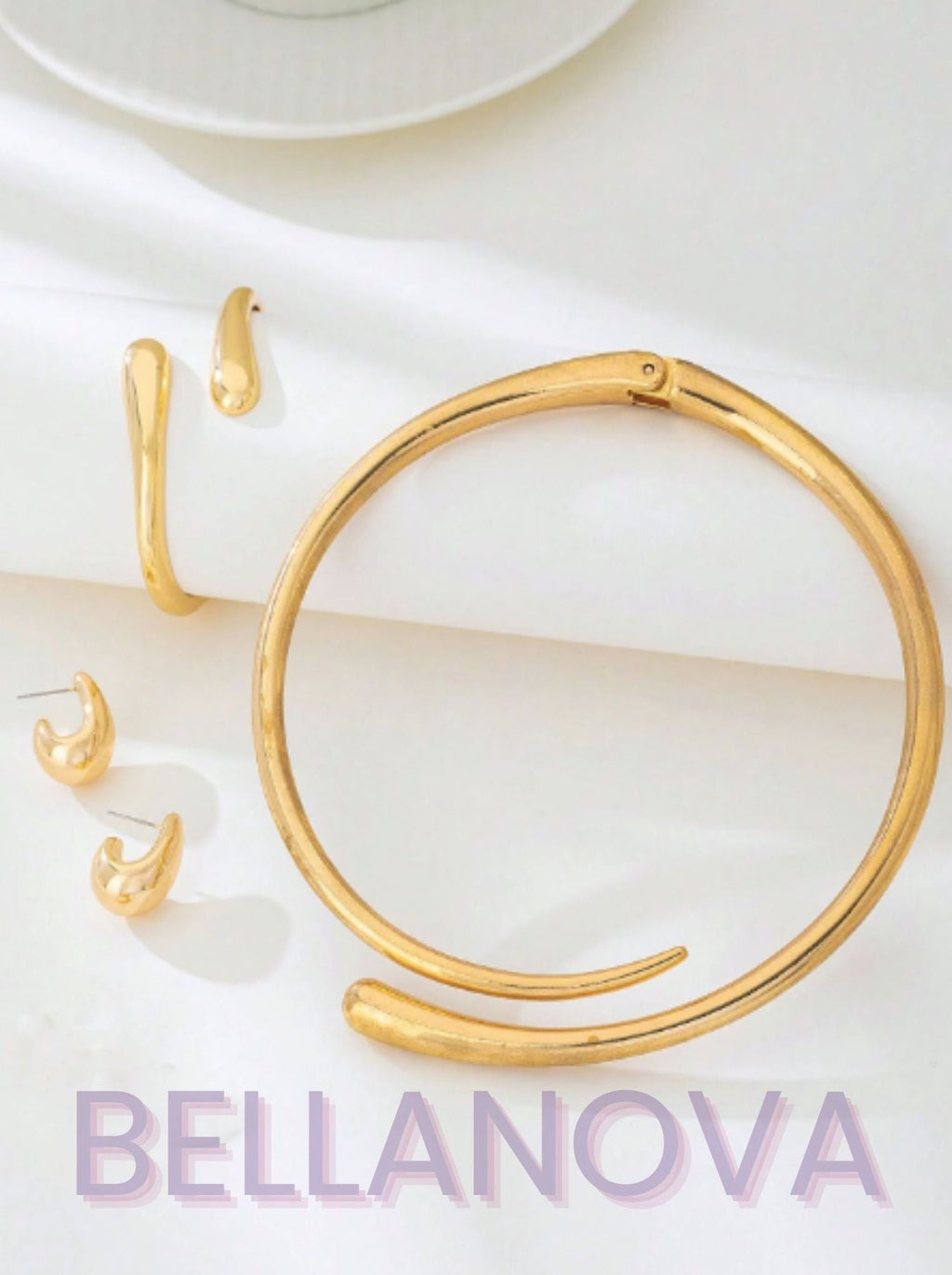 4-Piece Minimalist Chic Jewellery Set – 18k Gold-Plated + FREE UK Delivery