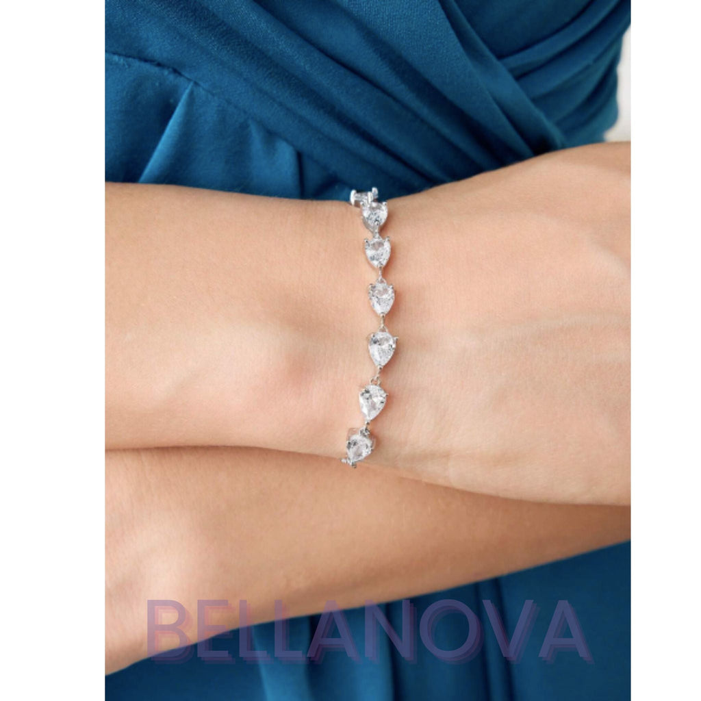 Adjustable Swarovski™ Crystal Bracelet – 18k Gold-Plated + FREE UK Delivery