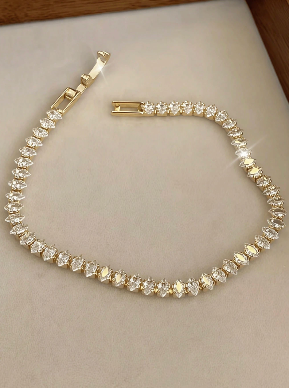 [NEW] Milano Swarovski™ Bangle – Cubic Zirconia – 18k Gold-Plated + FREE UK Delivery